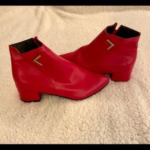 NWOT RED ANKLE BOOTS WITH GOLD HARDWARE